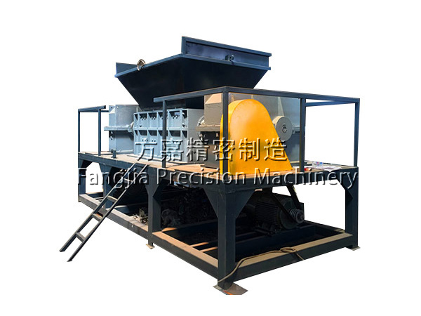 硬塑料撕碎機(jī)